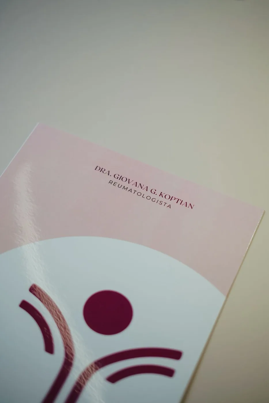 Identidade visual da Dra. Giovana Koptian - Reumatologista